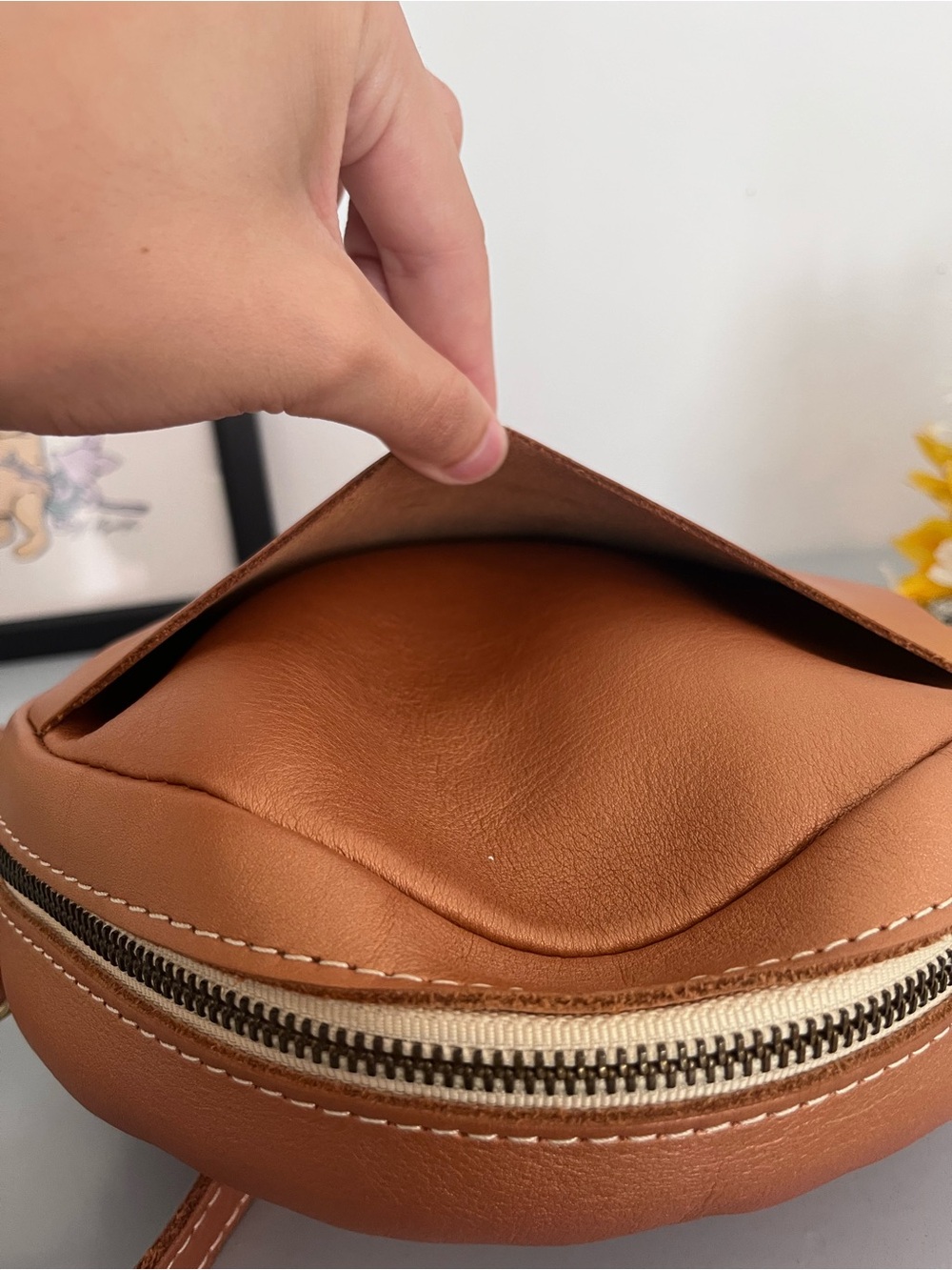 Portland Leather Goods Retired Hava Circle Crossbody Shimmer Copper Leather - Picture 4 of 9